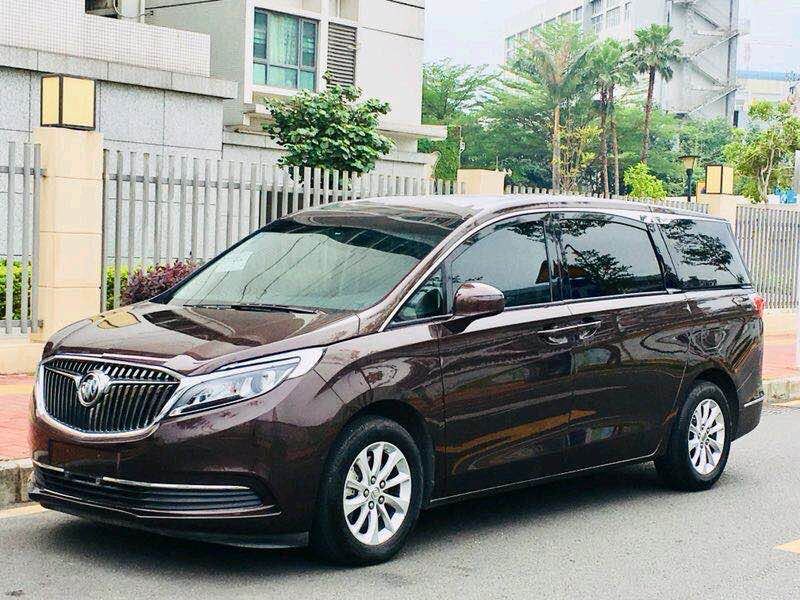 新款別克商務(wù)GL8(深圳租車公司)